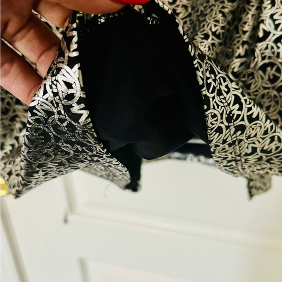 NEW -Michael Kors “ Authentic size L - Picture 8 of 10